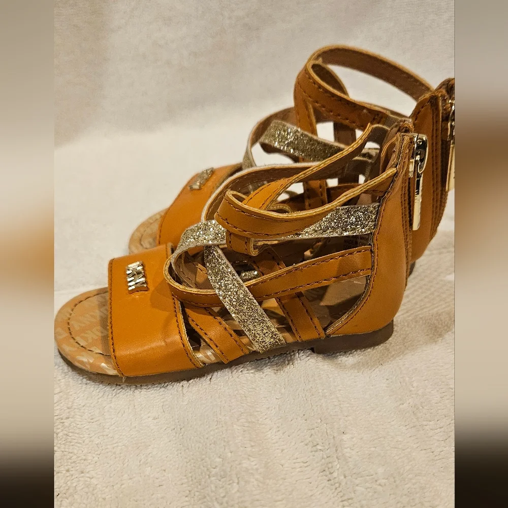 DKNY SANDALS